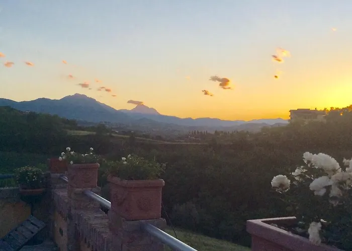 Casale Vincenzo Апартаменты Collecorvino